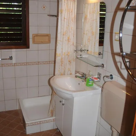 Family*** Apartament Selce